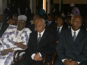 De droite à gauche Philemon Yang, Premier ministre chef du gouvernement, Laurent Esso, Amadou Ali, cours suprême,29 avril 201