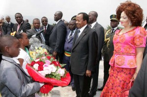 Le Président de la République  en compagnie de Madame Chantal BIYA  a foulé le sol de la Région du Sud-Ouest ce mardi, 18 février 2014.
