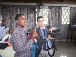 Prof. Takahashi (R)  trains journalists in Limbe on how to use ICT tools in journalism